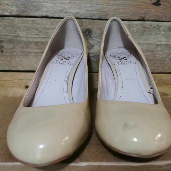 Vince Camuto Patent Beige Sariah Heels size 6.5 - Picture 2 of 14